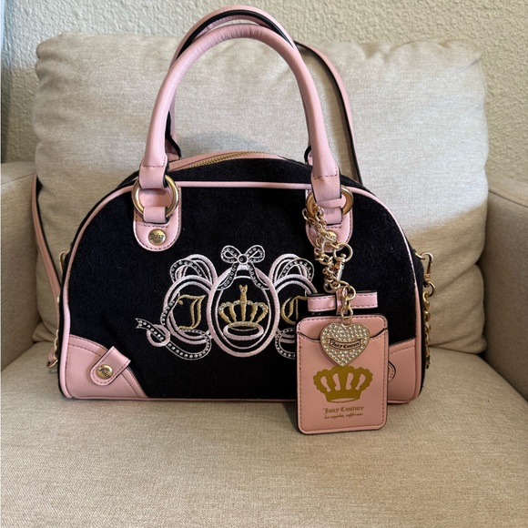 Juicy Couture Handbags - Beautiful JUICY COUTURE JUICY LOVERS CLUB BOWLER LIQUORICE PINK XBODY Bag